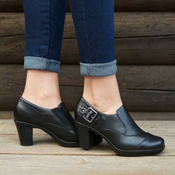 Clarks Bendables Classic Elegance, Black Leather, Block Heel Comfort Bootie 7.5M - Picture 1 of 16